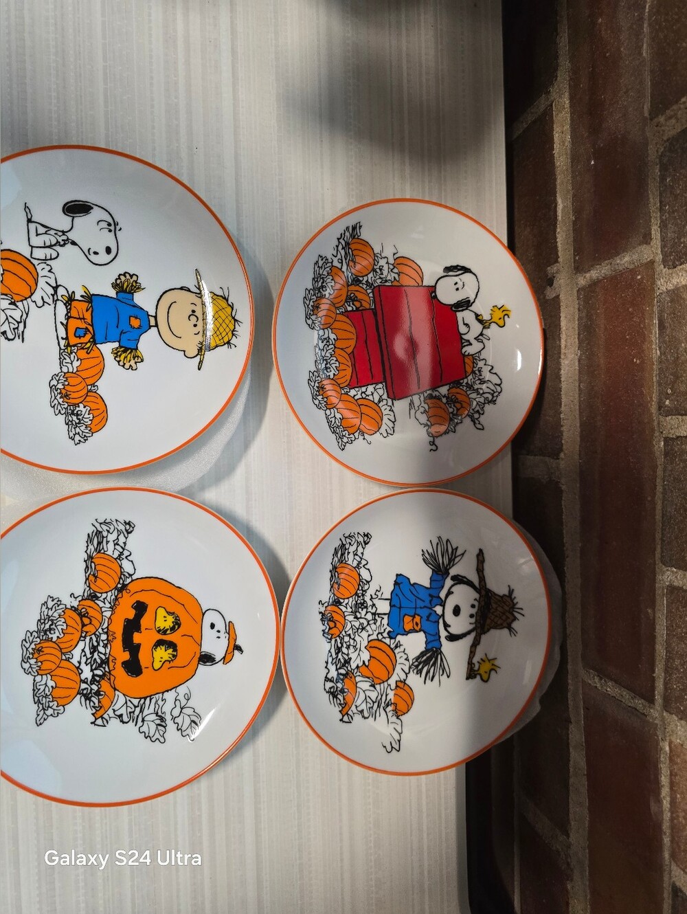 NEW 4 Peanuts Snoopy FALL * HALLOWEEN Appetizer Dessert Plates 6" Zrike PUMPKINS